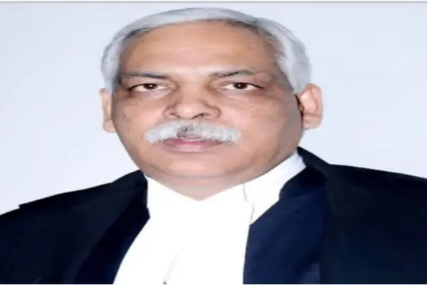 अम्बेडकरनगर के देवेंद्र उपाध्याय सुप्रीम कोर्ट के जज बनने की दौड़ में आगे